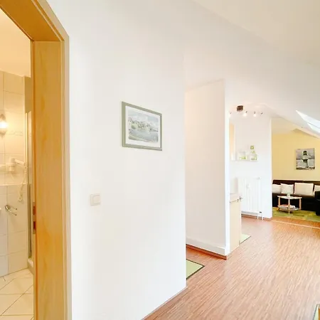 Apartment Maria Gabriele Karlstrasse 6b 12 *